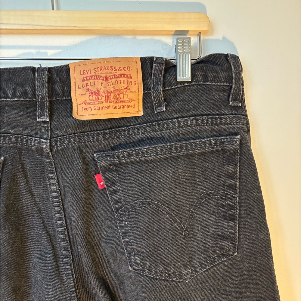 Vintage men’s Levi’s 550 relaxed fit